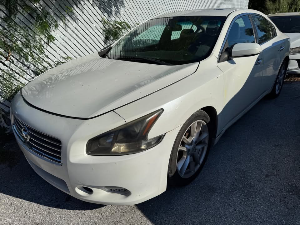 2011 Nissan Maxima S's photo