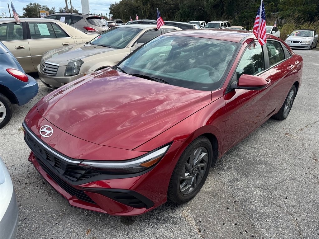 2024 Hyundai Elantra SEL's photo