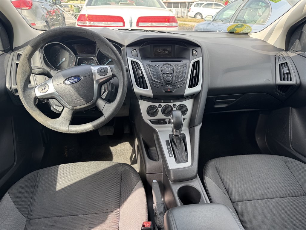 2012 Ford Focus SE - Photo 6